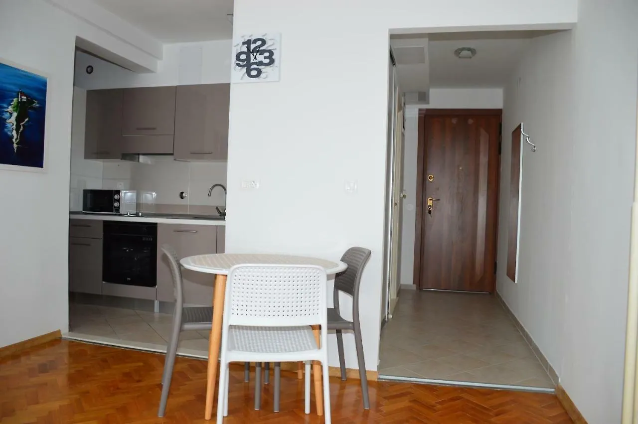 Apartments Papedoni Split 0*,